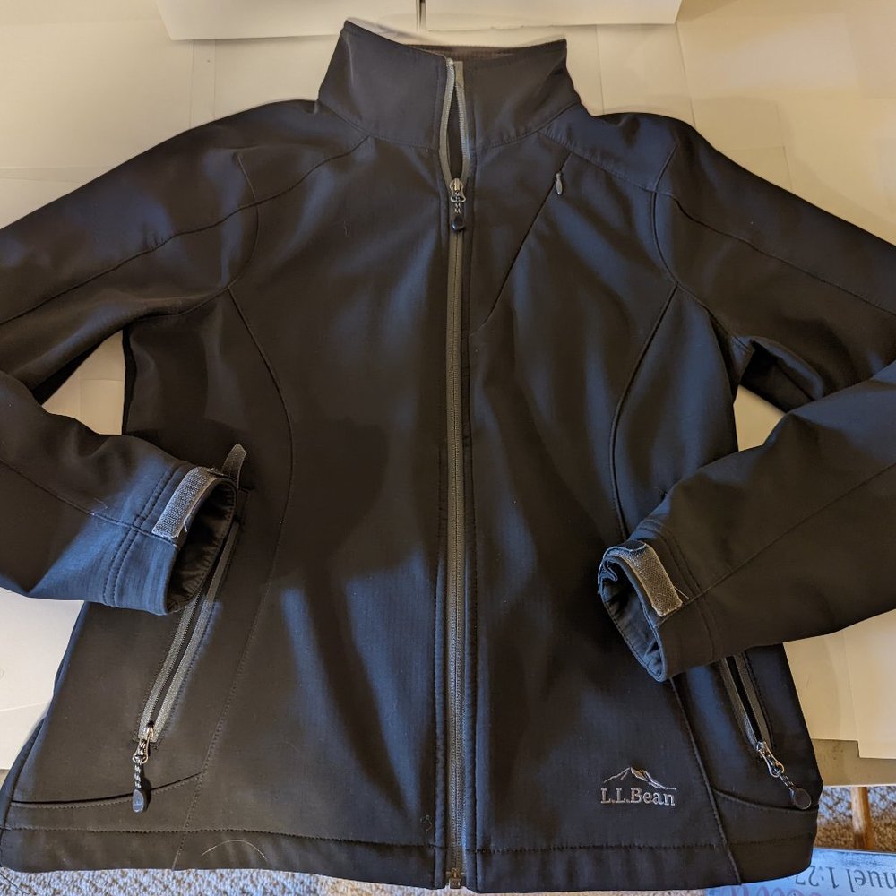 L.L. Bean Women’s Stretch Pathfinder Soft Shell Jack - Small